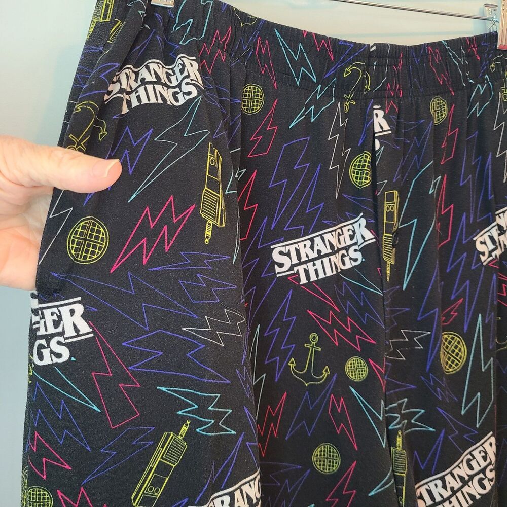 Stranger Things Netflix Black Lounge Shorts Mens XL Graphic Super Natural - Picture 4 of 9